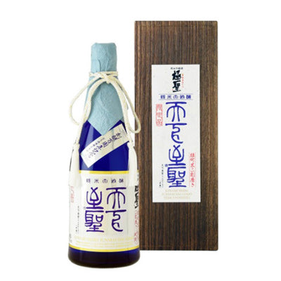 極聖 純米大吟醸 天下至聖（木箱入り）